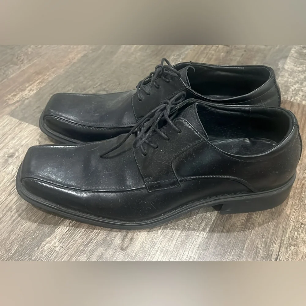 G.H. Bass & Co. Men's Classic Black Oxfords